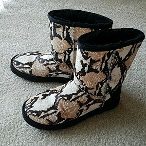 Ugg classic short reptile calf hair boot in 8
